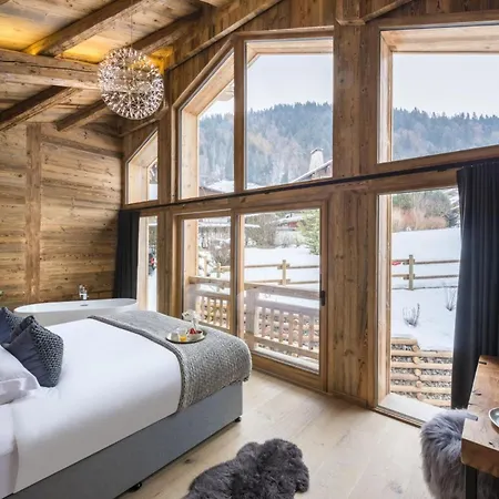 Mountain Majesty Awaits: Luxe Living In * צרמט