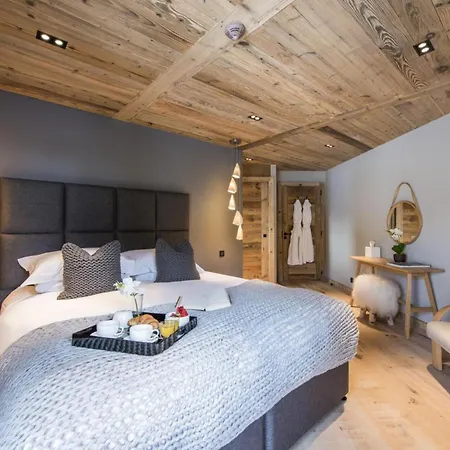 Mountain Majesty Awaits: Luxe Living In 公寓 采尔马特