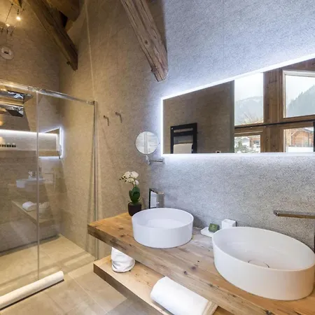 Apartamento Mountain Majesty Awaits: Luxe Living In *