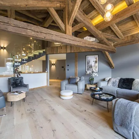 דירה Mountain Majesty Awaits: Luxe Living In
